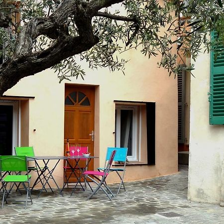 Lou Brigadou Apartamento Saint-Raphaël Exterior foto